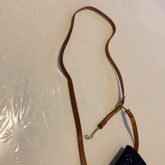 Louis Vuitton belt bag - Picture 3 of 11